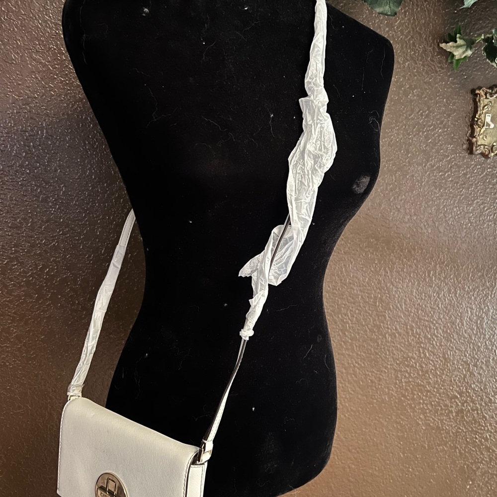 Kate Spade Ivory Newbury Lane Sally Crossbody with Gold Accent - NWOT - Picture 8 of 15